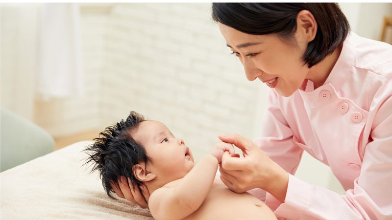 催乳师的资质主要体现在其专业技能和经验上。一个合格的催乳师需要具备以下条件：