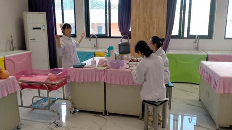 小标题：小儿推拿保健师培训，了解行业背景